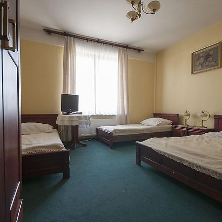 Hotel Restauracja Pod Parowozem Ostrowiec Świętokrzyski 외부 사진