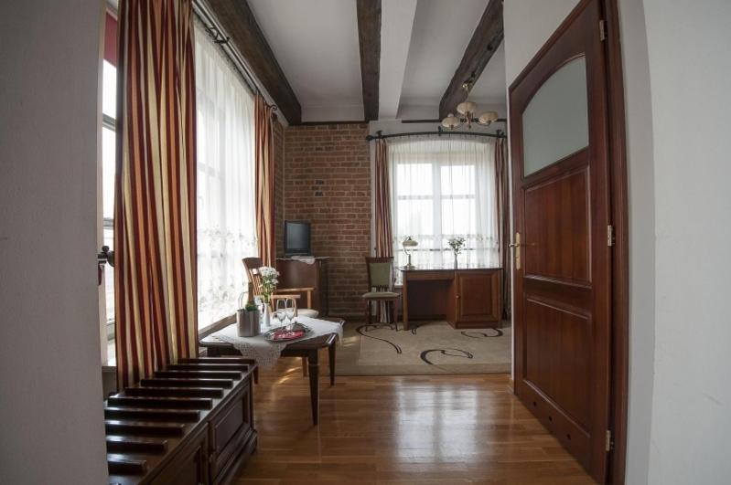 Hotel Restauracja Pod Parowozem Ostrowiec Świętokrzyski 외부 사진