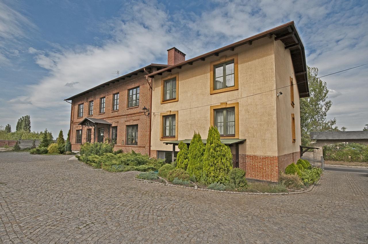 Hotel Restauracja Pod Parowozem Ostrowiec Świętokrzyski 외부 사진