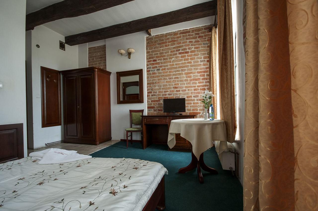 Hotel Restauracja Pod Parowozem Ostrowiec Świętokrzyski 외부 사진