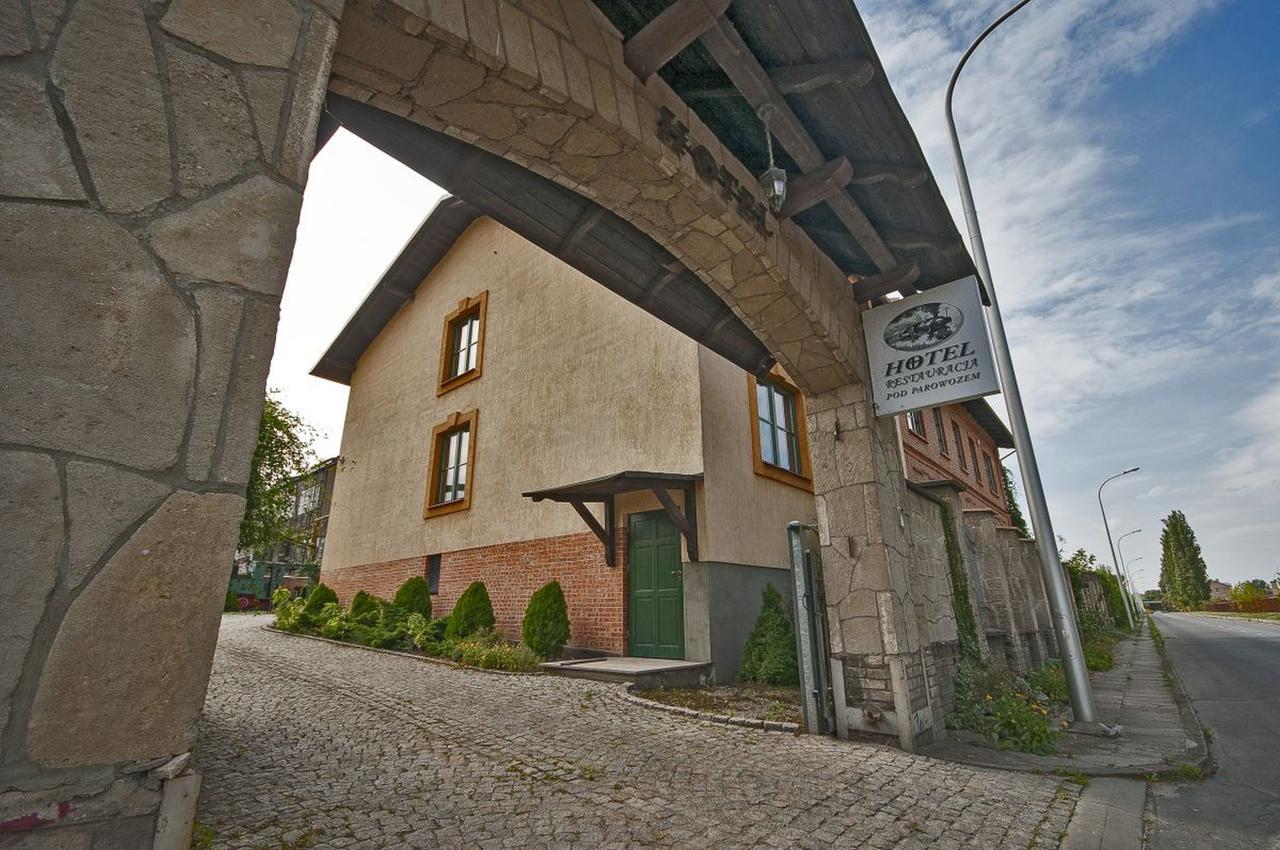 Hotel Restauracja Pod Parowozem Ostrowiec Świętokrzyski 외부 사진