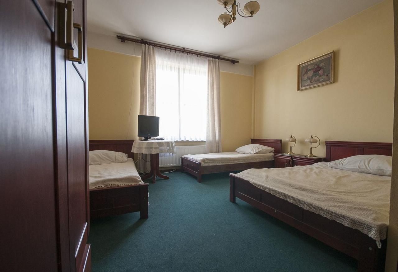 Hotel Restauracja Pod Parowozem Ostrowiec Świętokrzyski 외부 사진
