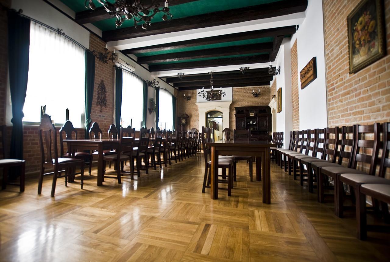 Hotel Restauracja Pod Parowozem Ostrowiec Świętokrzyski 외부 사진