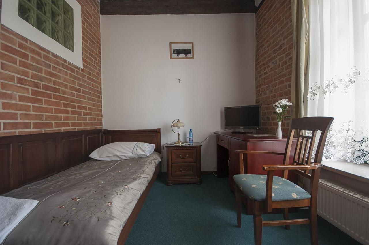 Hotel Restauracja Pod Parowozem Ostrowiec Świętokrzyski 외부 사진