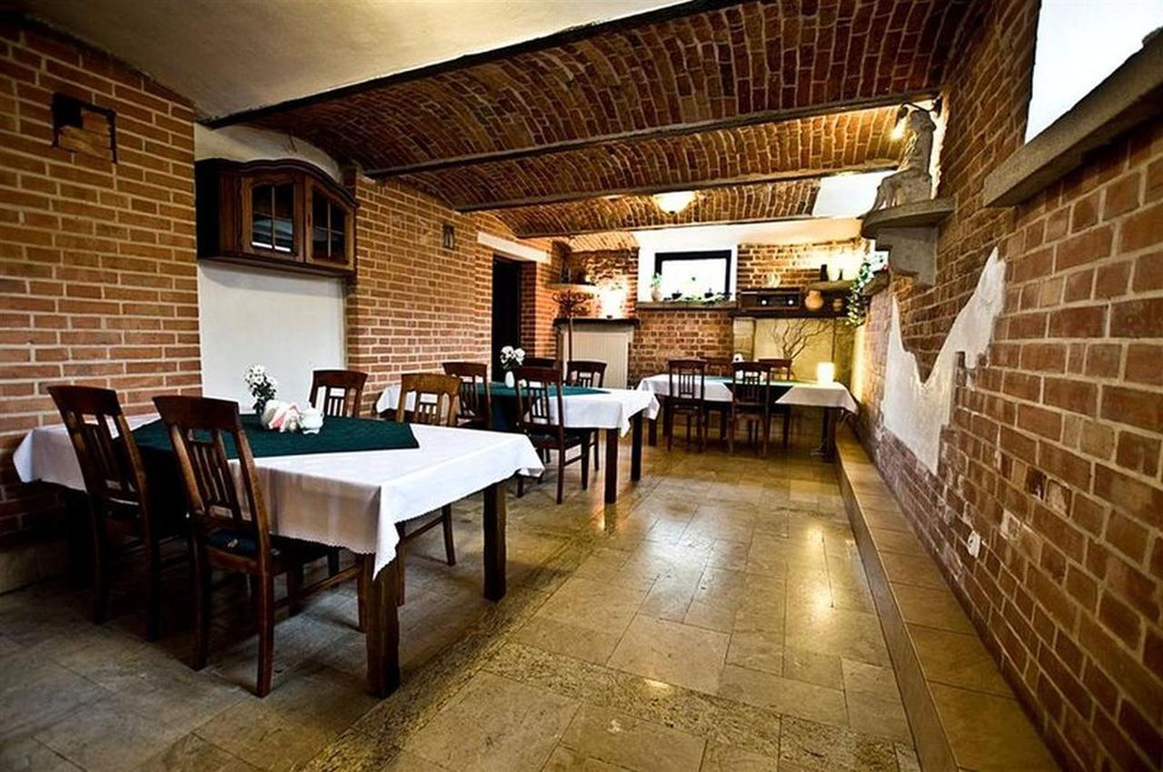 Hotel Restauracja Pod Parowozem Ostrowiec Świętokrzyski 외부 사진