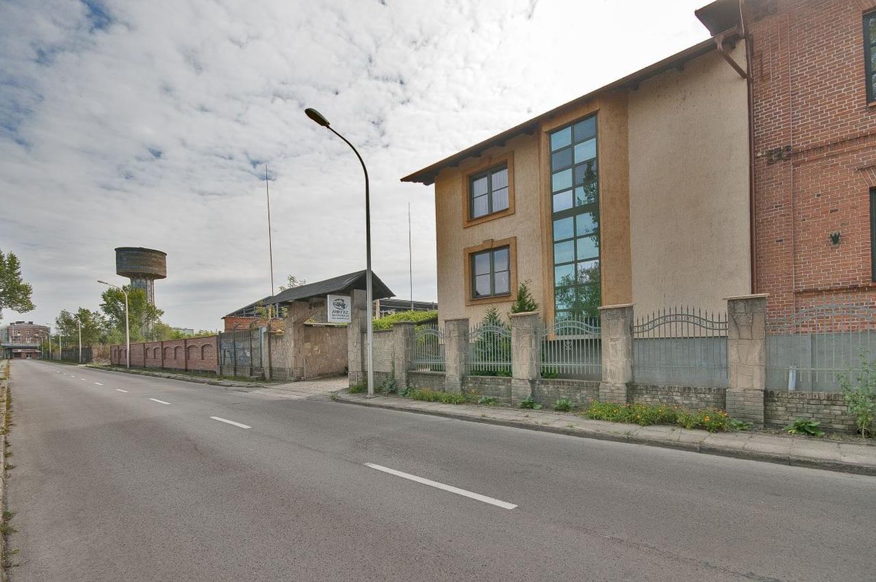 Hotel Restauracja Pod Parowozem Ostrowiec Świętokrzyski 외부 사진