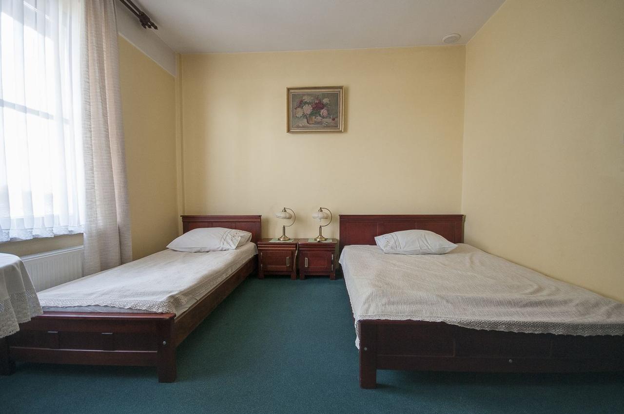 Hotel Restauracja Pod Parowozem Ostrowiec Świętokrzyski 외부 사진