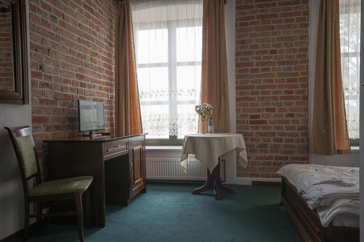 Hotel Restauracja Pod Parowozem Ostrowiec Świętokrzyski 외부 사진