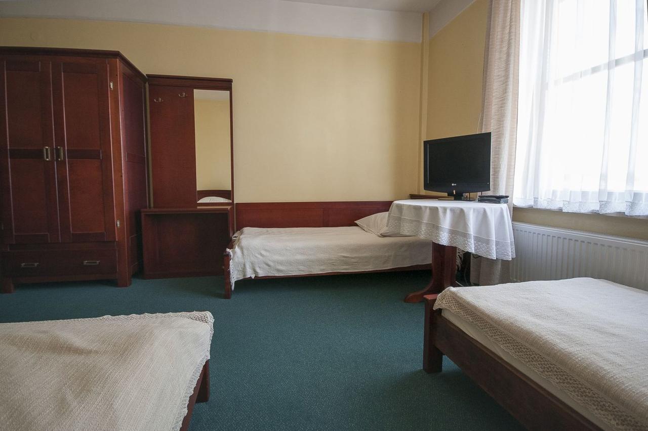 Hotel Restauracja Pod Parowozem Ostrowiec Świętokrzyski 외부 사진